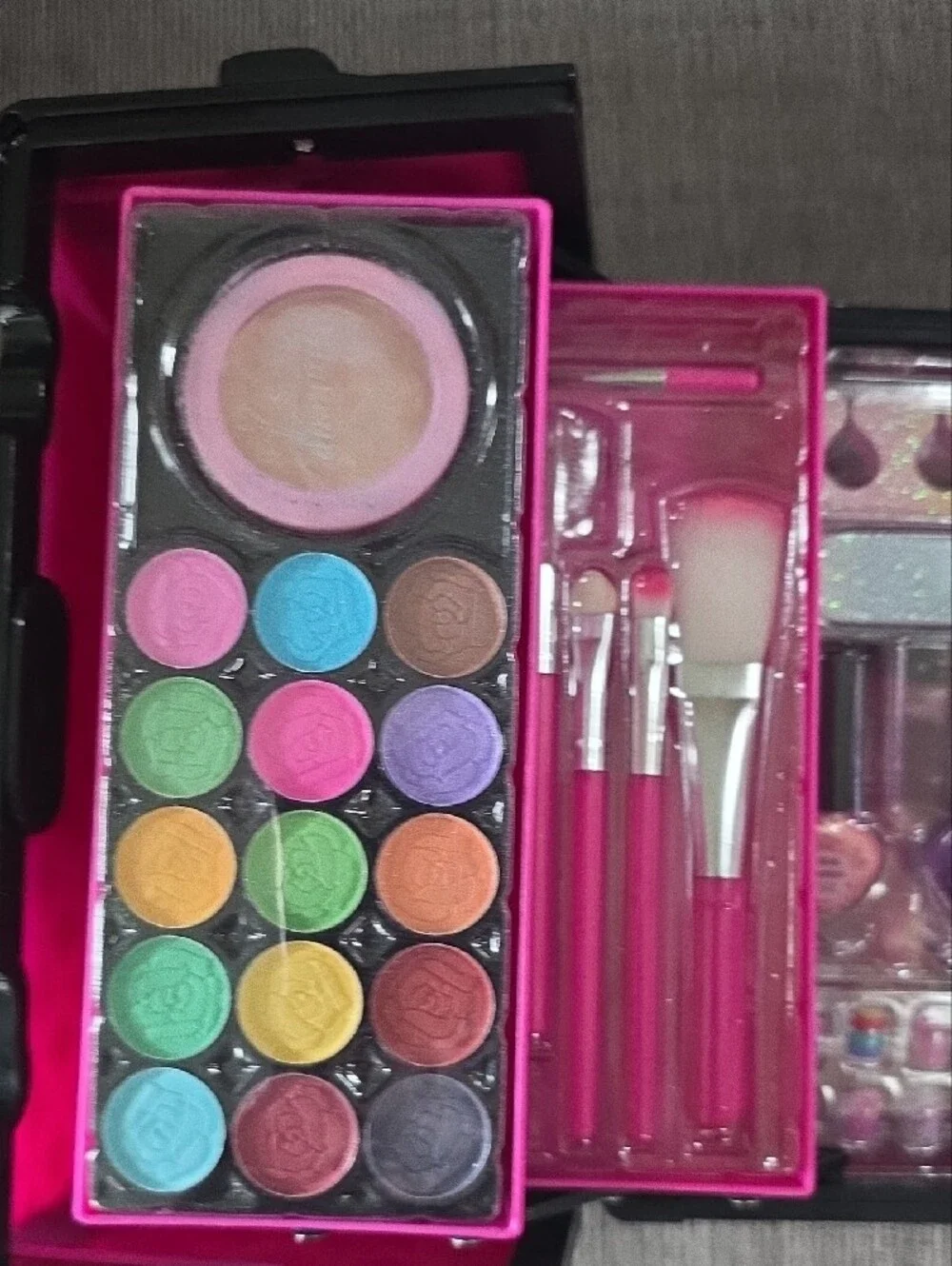 Hollyhi Girls Makeup Toys Kit - Rose Red Toy Makeup Case, New, Ages 3+